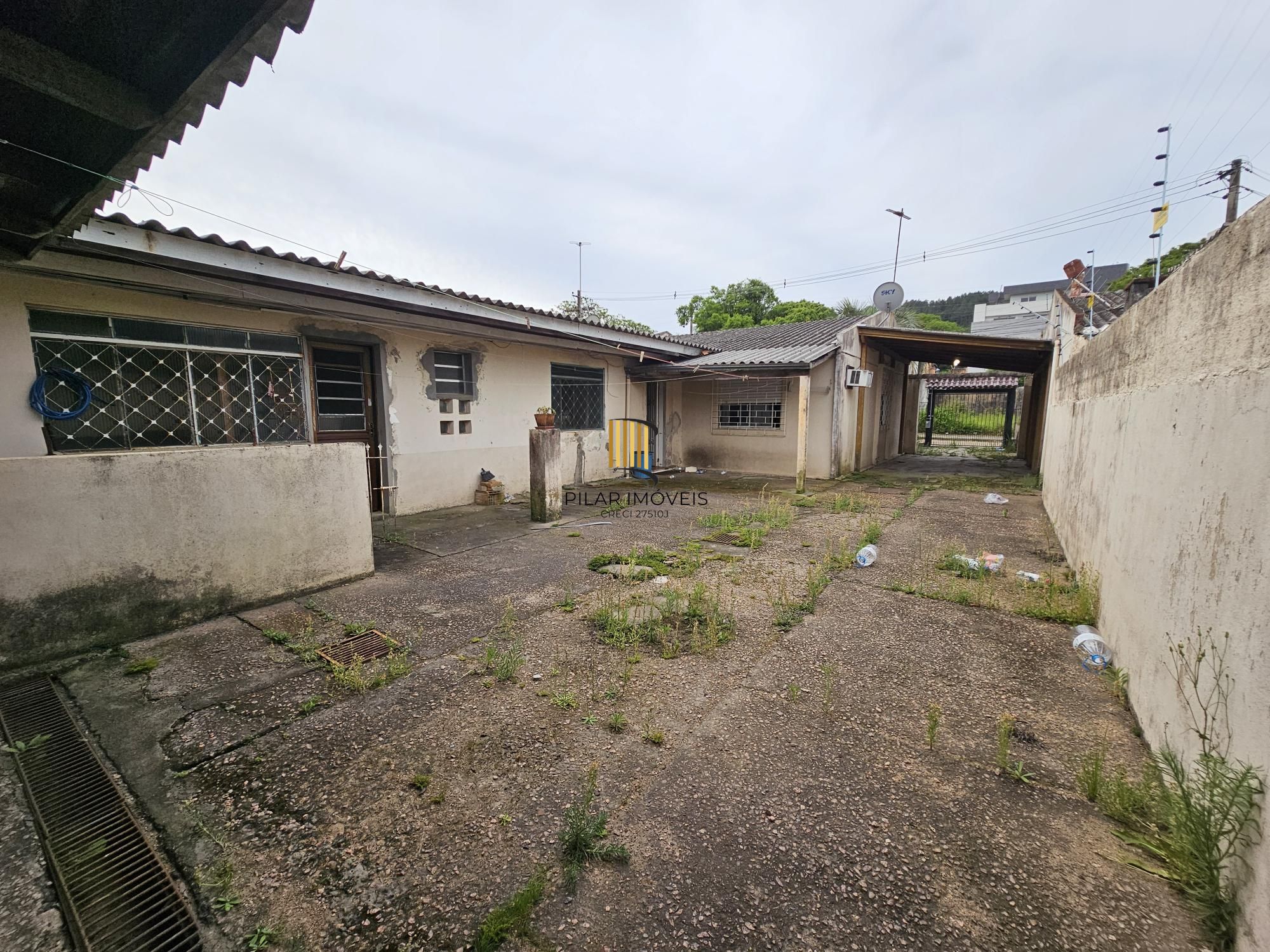 Casa 3 dormitórios em alvenaria em terreno 10x30 próximo ao Zaffari Hípica !