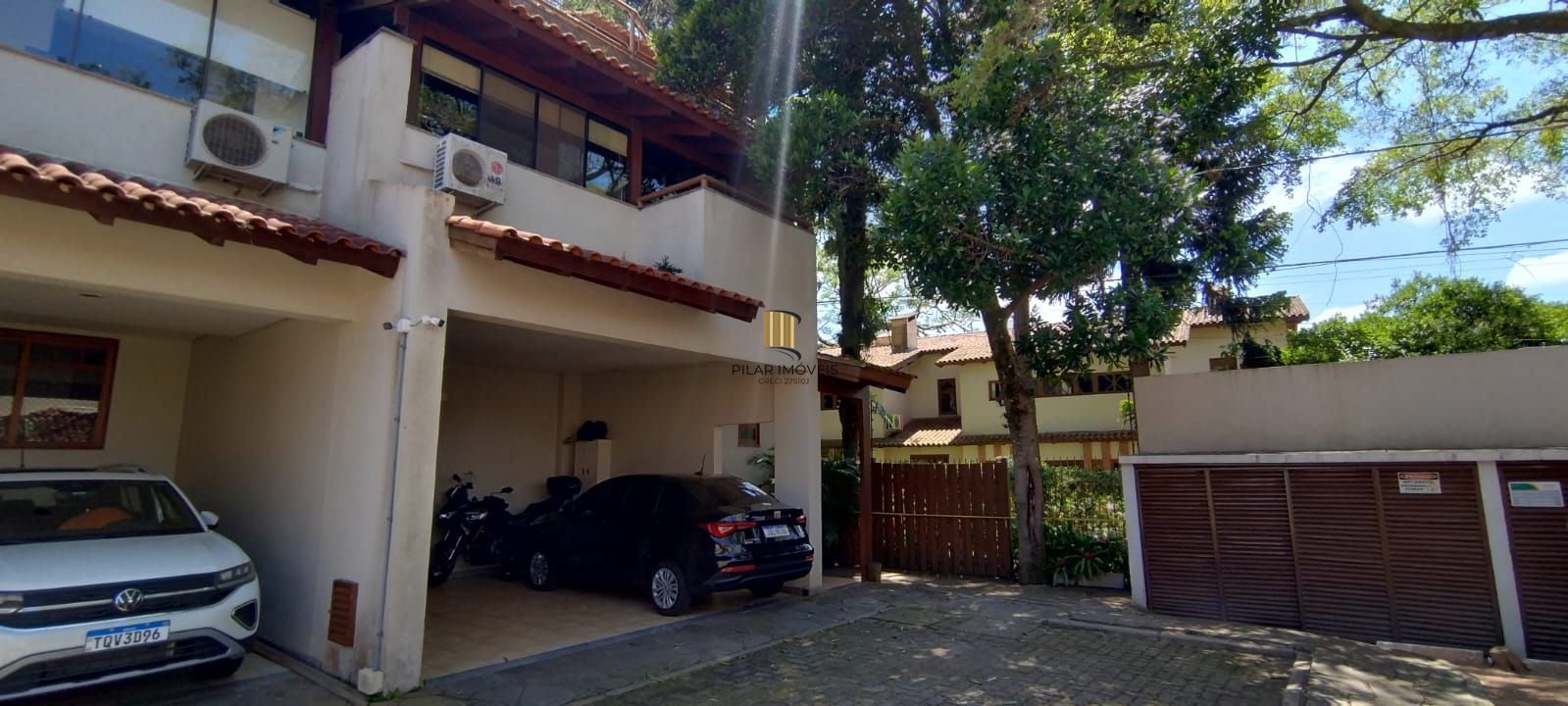 Linda Residência com 3 dormitórios sendo 1 suíte no Jardim Isabel.