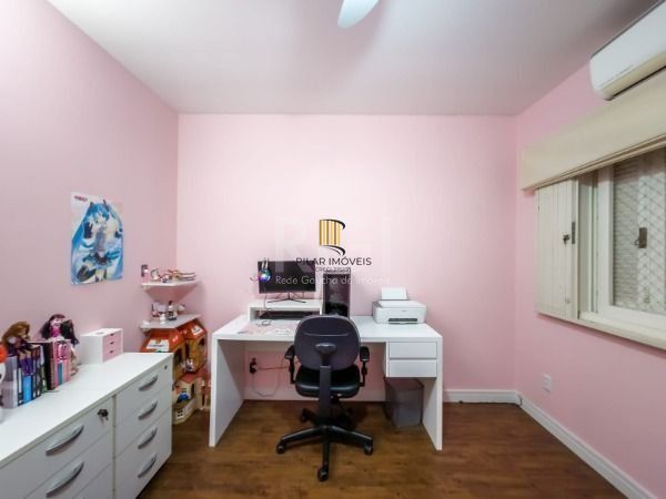 Casa em Porto Alegre, no bairro Vila Conceição, com 3 dormitório(s), e 3 banheiros, à venda.