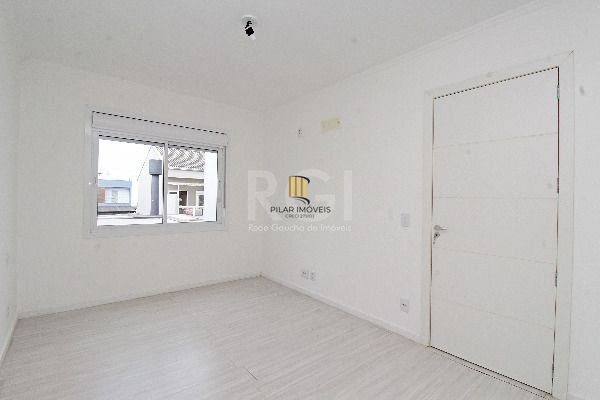 Casa para Venda - 150m², 4 dormitórios, sendo 2 suites  com uma no térreo, 2 vagas - Lagos De Nova Ipanema