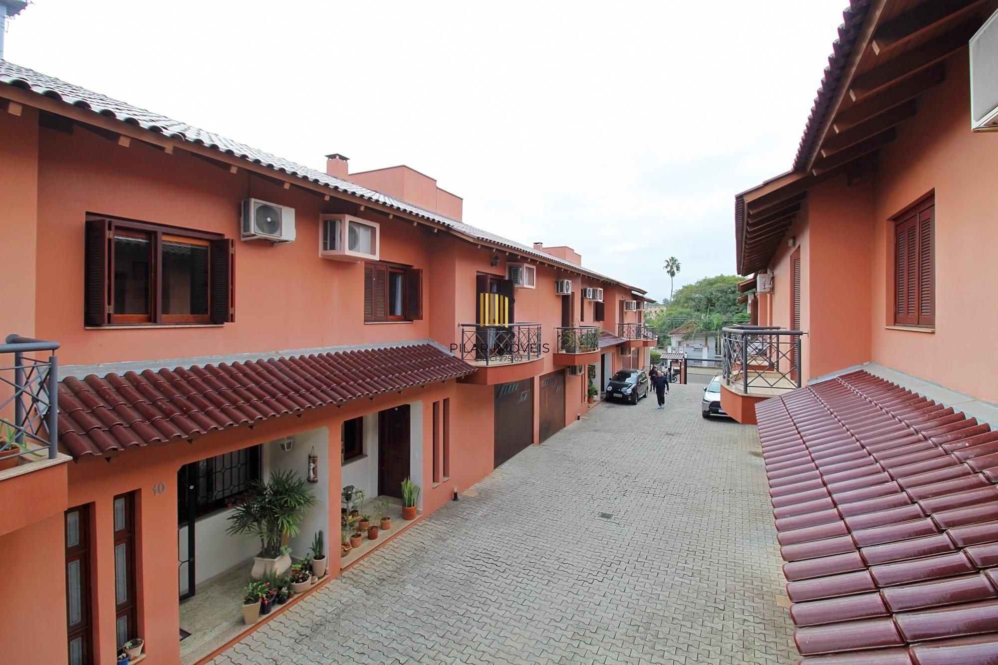 Casa em condomínio com 3 dormitórios, sendo 1 suíte com closet e sacada