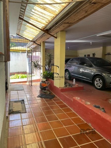 Casa 3 dormitórios no bairro Nonoai
