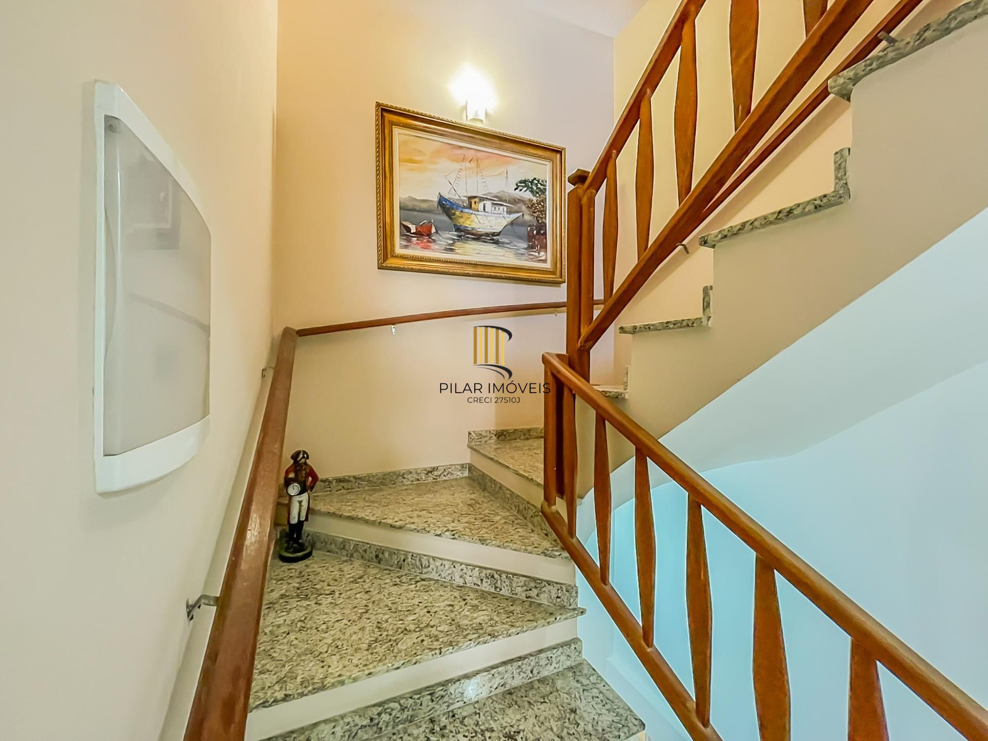 Casa 3 dormitórios no bairro Hípica