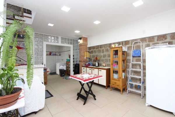 Casa para Venda - 300m², 3 dormitórios, sendo 1 suites, 2 vagas - Ipanema