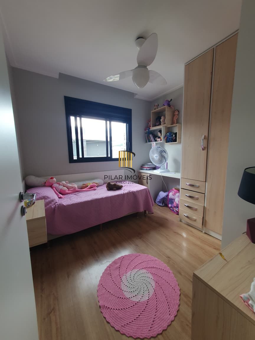 Casa 3 dormitórios no bairro Hípica