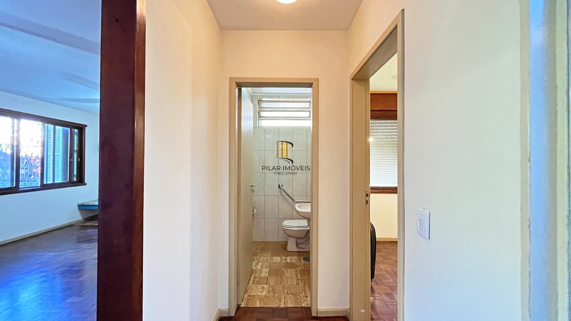 Casa 4 dormitórios no bairro Glória