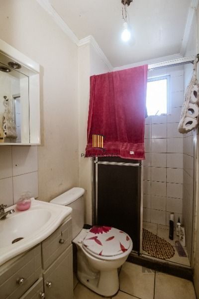 Apartamento em Porto Alegre, no bairro Vila Nova, com 2 dormitório(s), e 2 banheiros, à venda.