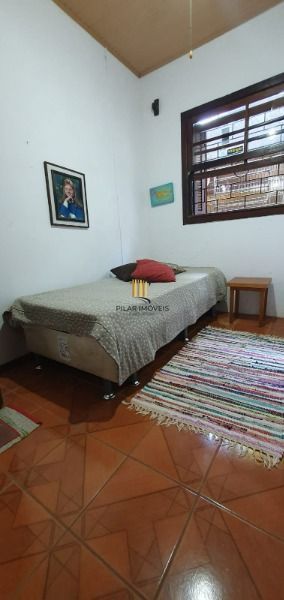 Casa em Porto Alegre, no bairro Ponta Grossa, com 3 dormitório(s), e 3 banheiros, à venda.