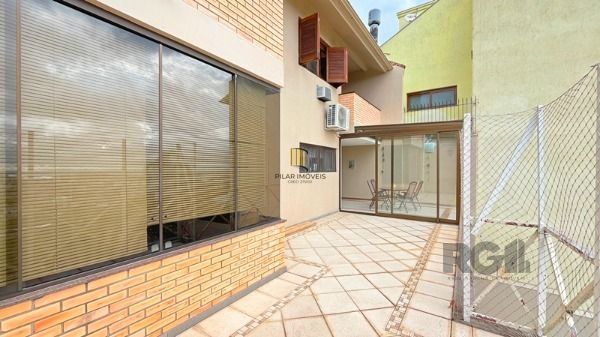 Casa 3 dormitórios no bairro Nonoai
