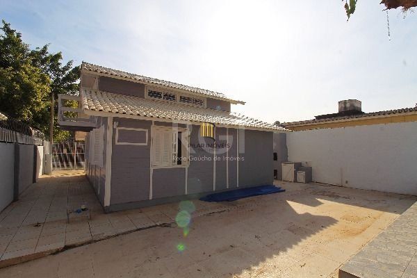 Casa para Venda - 101m², 3 dormitórios, sendo 1 suites, 3 vagas - Guarujá