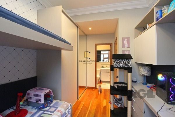 Casa 3 dormitórios no bairro Hípica
