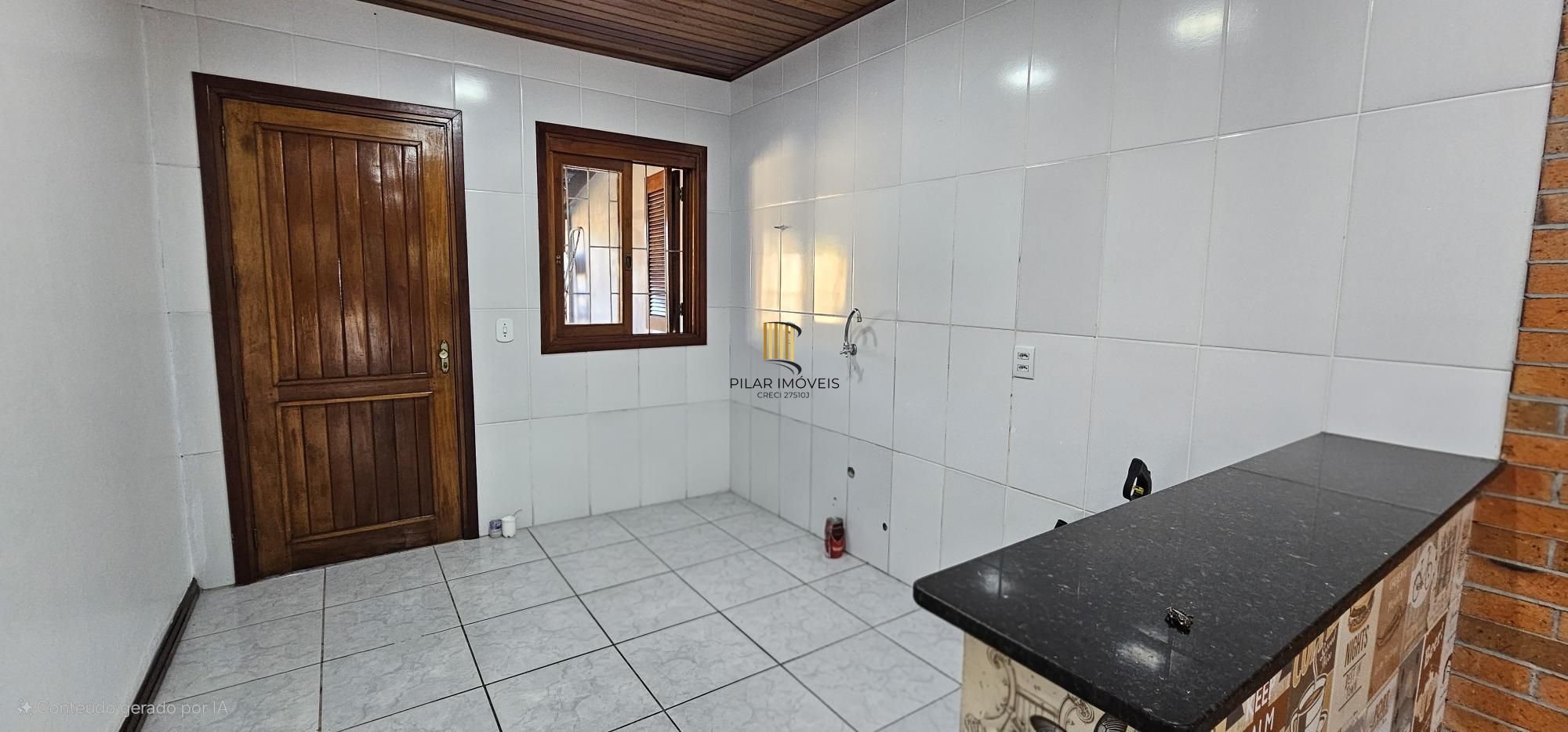 Casa 2 dormitórios no bairro Hípica