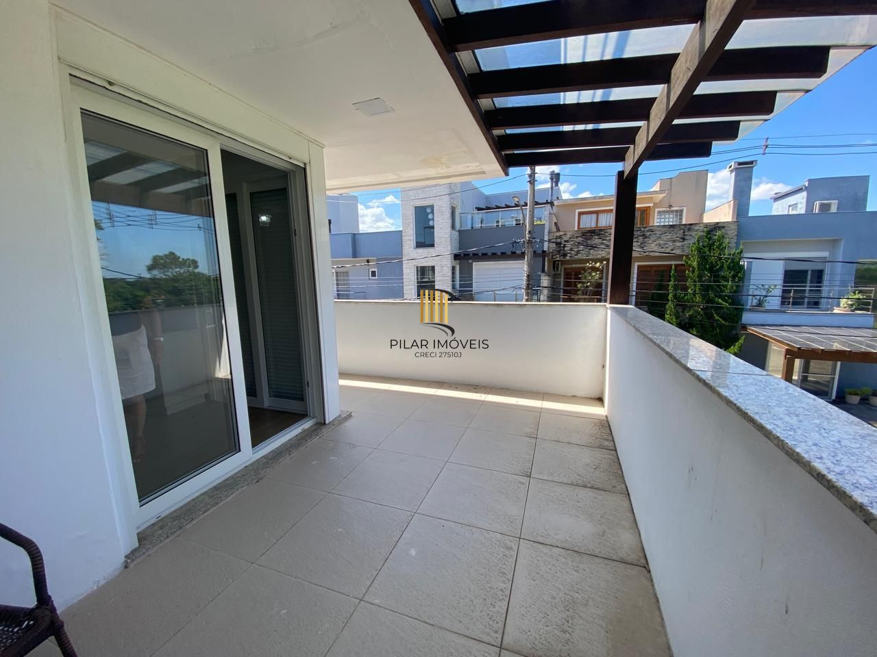 Casa em condomínio semimobiliada, no Lagos de Nova Ipanema