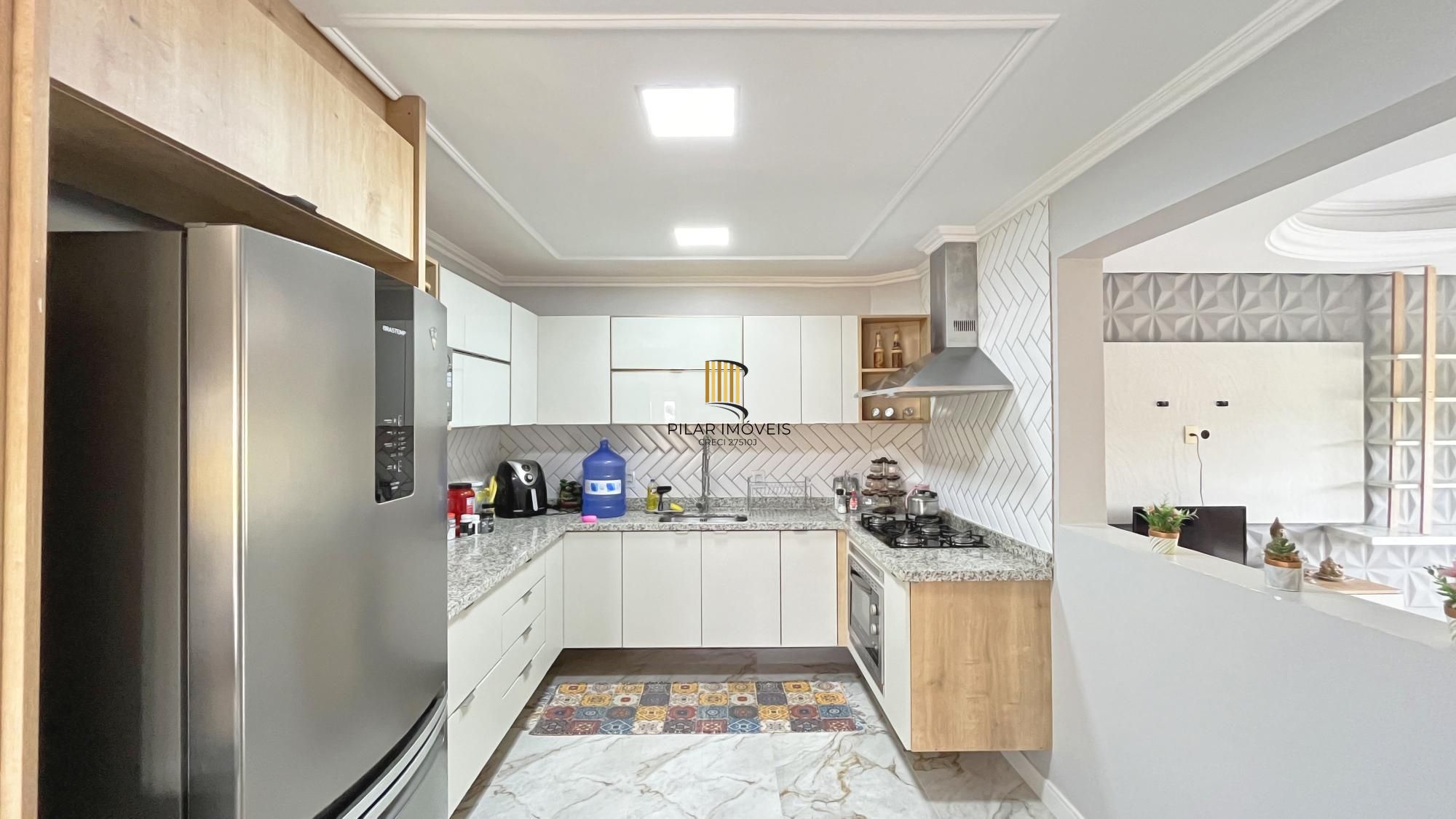 Casa 3 dormitórios no bairro Hípica