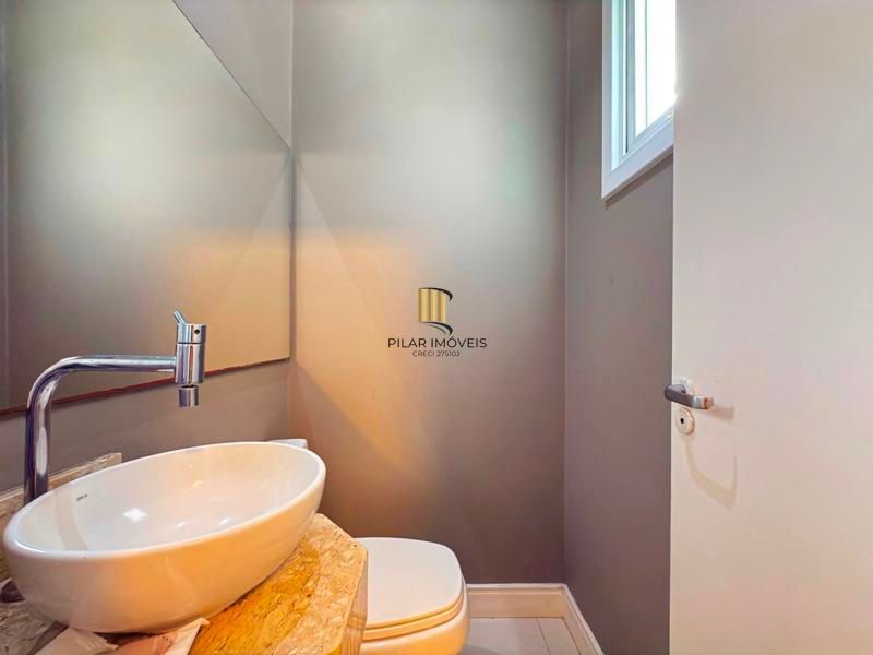 Casa com vista para o Rio e 3 dormitórios