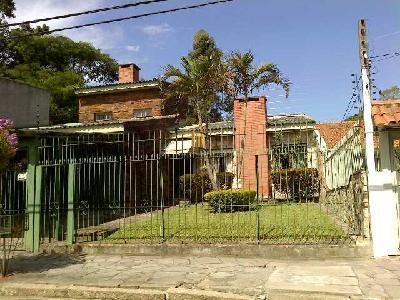 Casa para Venda - 168m², 4 dormitórios, sendo 2 suites, 3 vagas - Guarujá