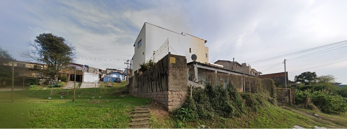 ótimo terreno com 33m de frente ao lado de uma praça