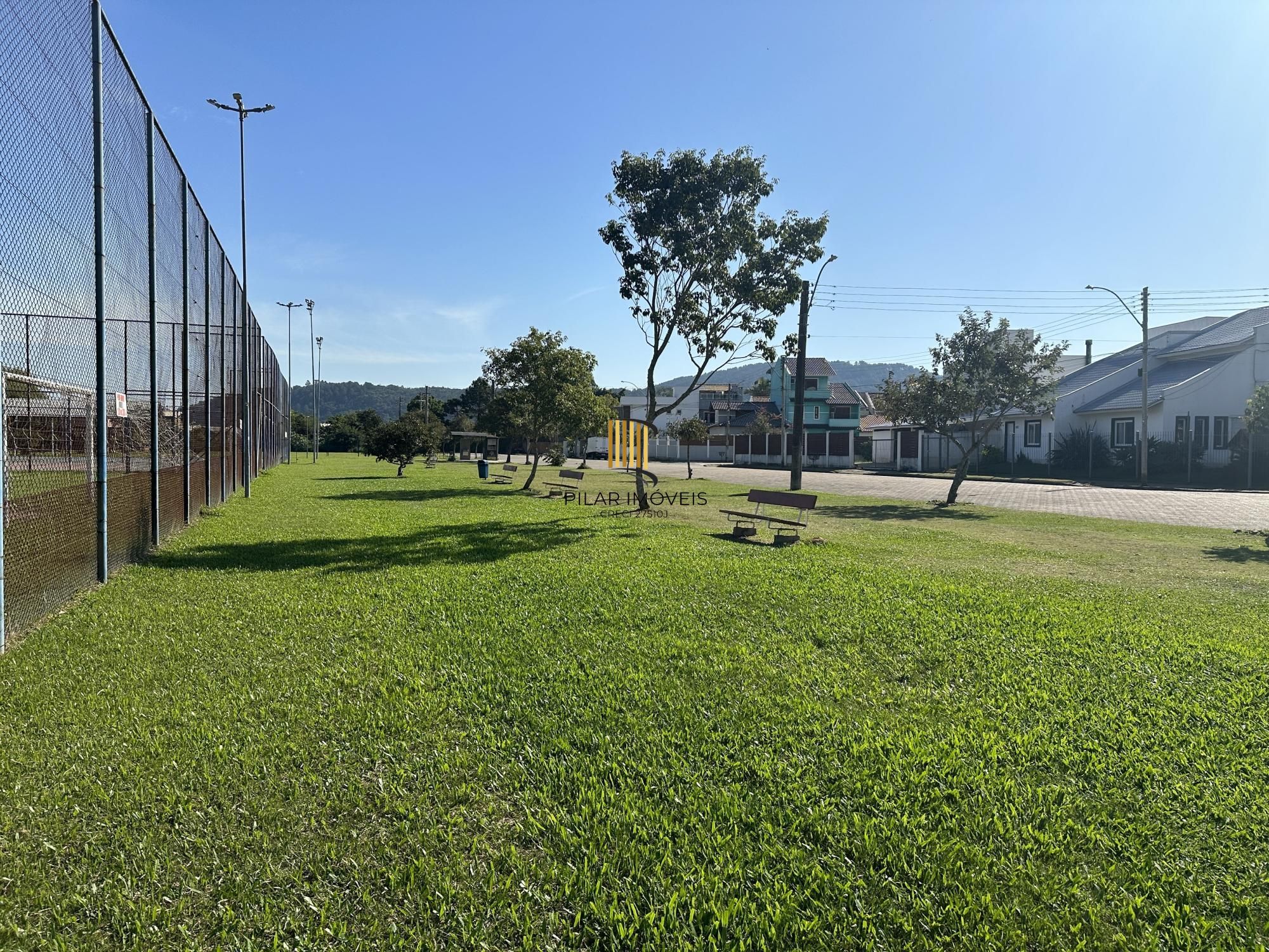Casa 3 dormitórios no bairro Hípica