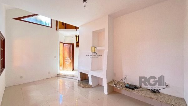 Casa para Venda - 144m², 2 dormitórios, 2 vagas - Lomba do Pinheiro