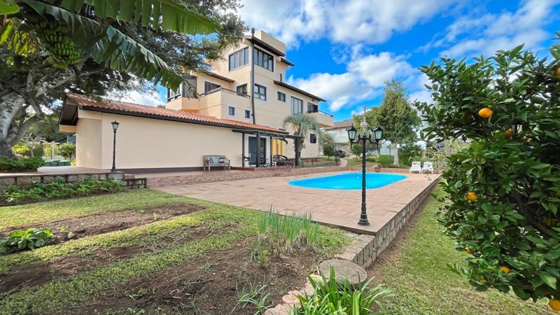 Altos do lago- 455 m² de área privativa, 3 d, 3 vagas , piscina , Linda e ampla casa em condomínio. - Pilar Imóveis
