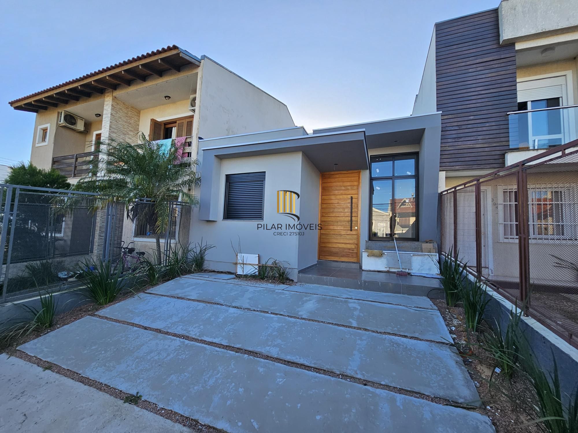 Casa 3 dormitórios no bairro Hípica