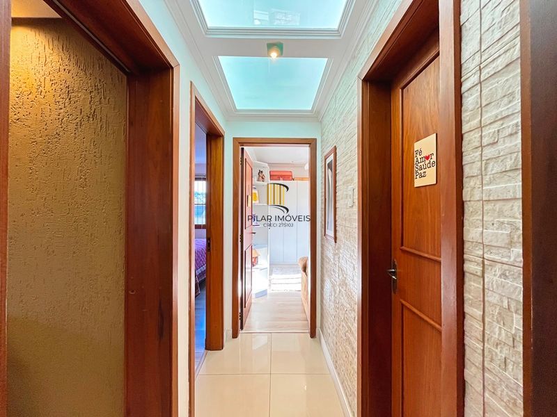 Ótima casa térrea com 4D, piscina e garagem fechada para 2 carros no Jardim Medianeira.