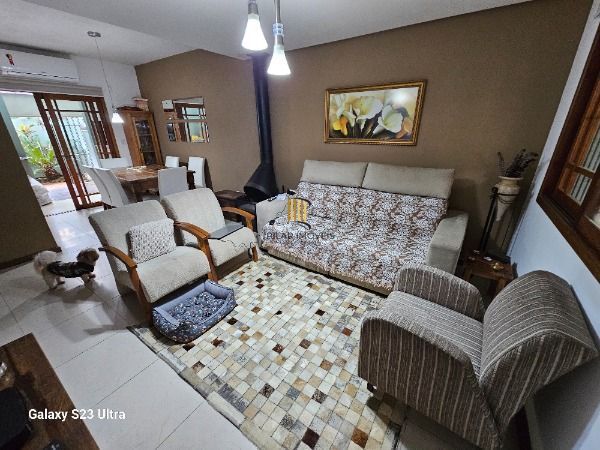 Casa Condominio em Porto Alegre, no bairro Ipanema, com 3 dormitório(s), e 3 banheiros, à venda.