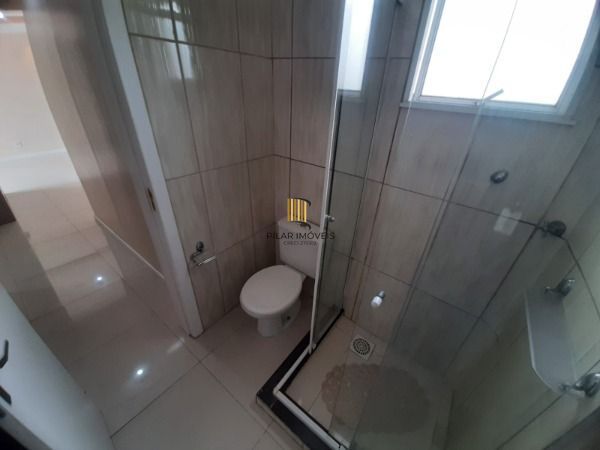 Apartamento em Porto Alegre, no bairro Vila Nova, com 2 dormitório(s), e 2 banheiros, à venda.