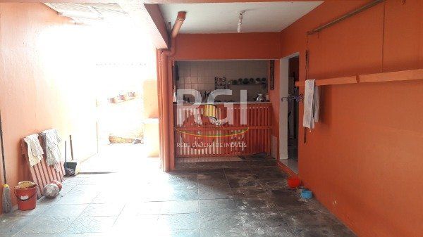 Casa para Venda - 190m², 3 dormitórios, sendo 1 suites, 2 vagas - Cavalhada