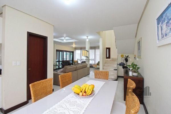 Casa Condominio para Venda - 137m², 3 dormitórios, sendo 1 suites, 3 vagas - Hípica