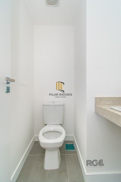 Conjunto/Sala em Porto Alegre, no bairro Tristeza, e 0 banheiros, à venda.