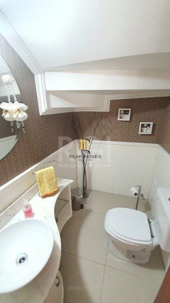 Casa Condominio para Venda - 221m², 3 dormitórios, sendo 1 suites, 3 vagas - Hípica