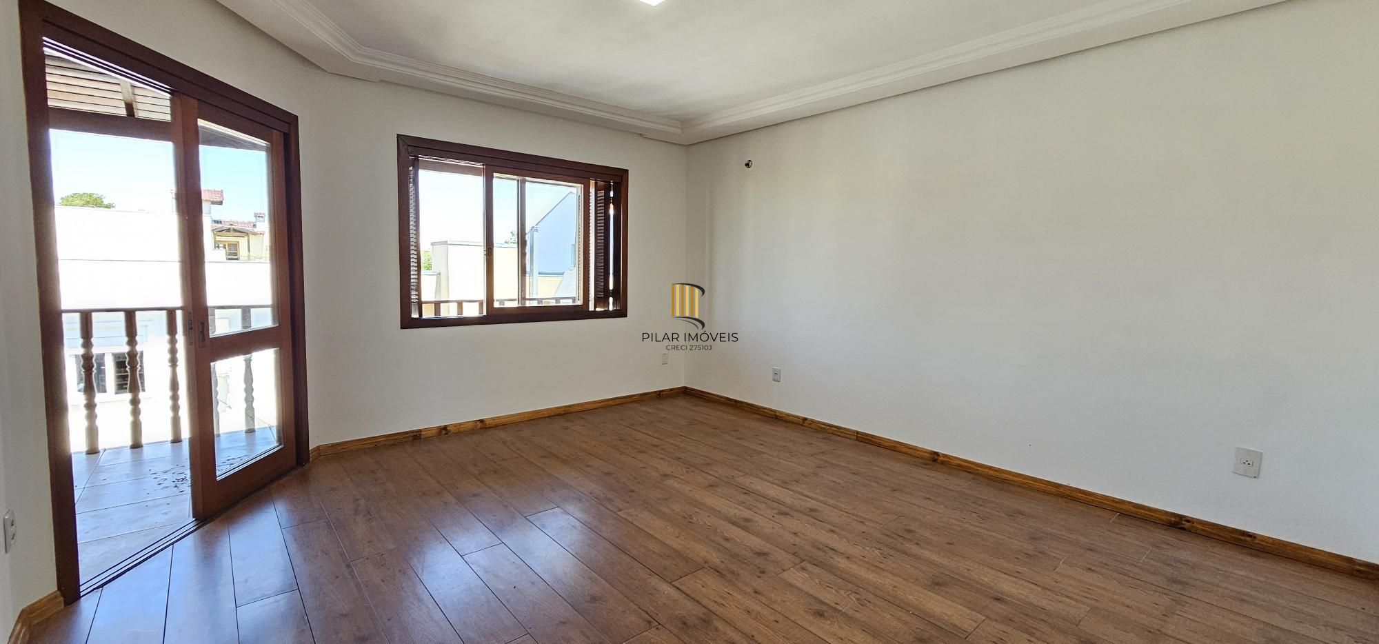 Casa 2 dormitórios no bairro Hípica