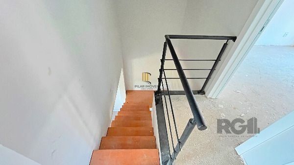 Casa em Porto Alegre, no bairro Hípica, com 3 dormitório(s), e 3 banheiros, à venda.