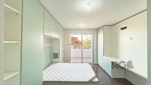 Casa Condominio em Porto Alegre, no bairro Hípica, com 3 dormitório(s), e 3 banheiros, à venda.