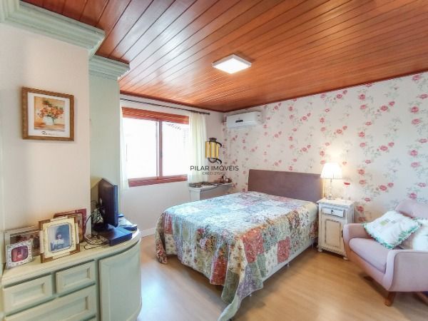 Casa Condominio para Venda - 227.4m², 4 dormitórios, sendo 2 suites, 4 vagas - Cristal