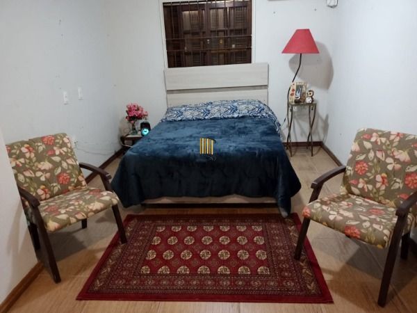 Casa em Porto Alegre, no bairro Belém Novo, com 4 dormitório(s), e 4 banheiros, à venda.