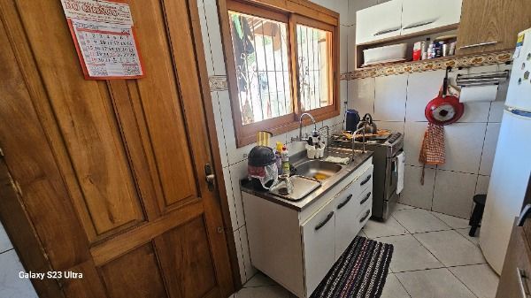 Casa 2 dormitórios no bairro Hípica