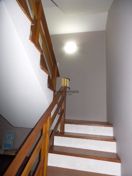 Casa para Venda - 270m², 3 dormitórios, sendo 1 suites, 2 vagas - Guarujá