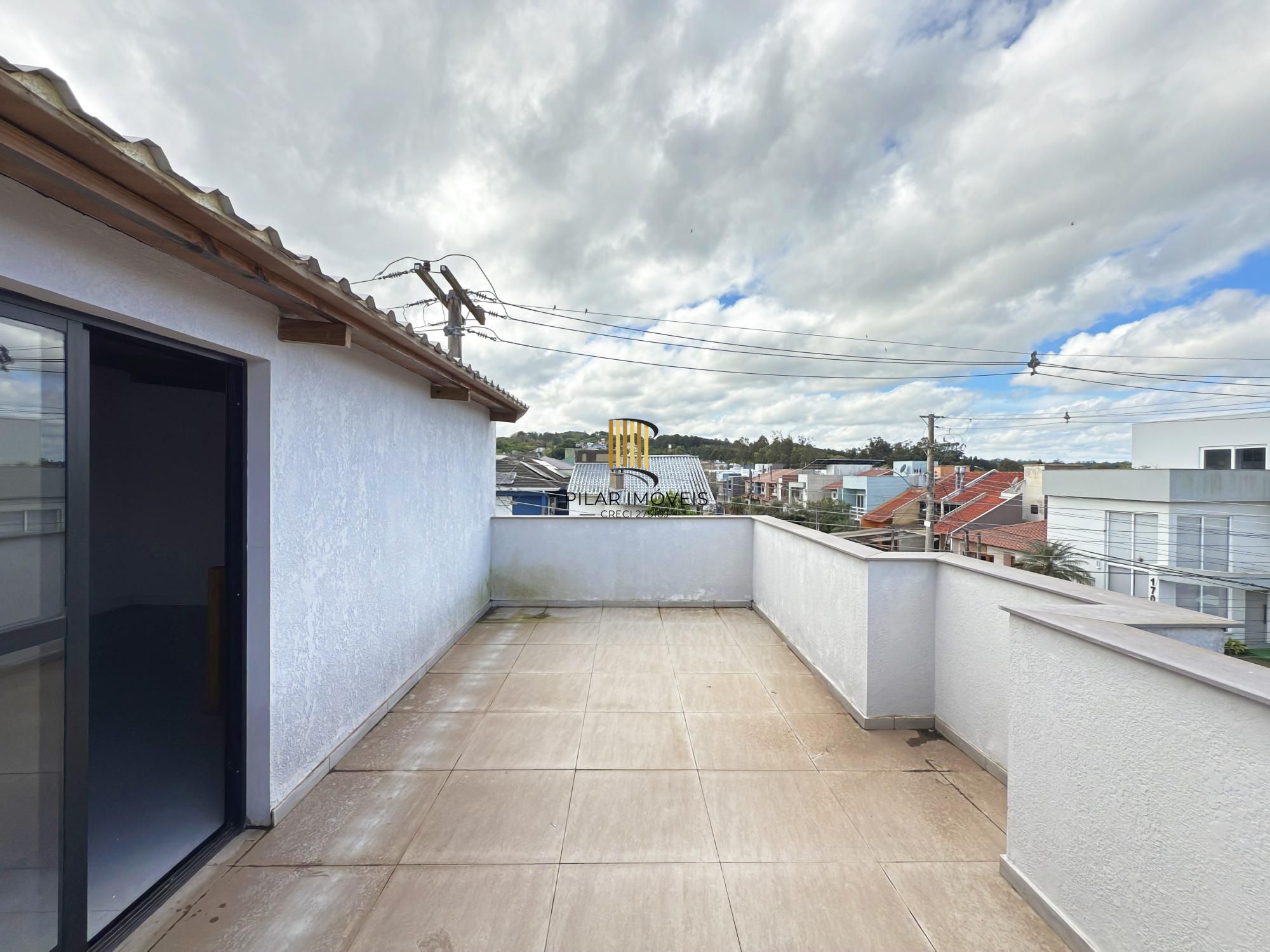 Casa em Porto Alegre, no bairro Hípica, com 4 dormitório(s), à venda.