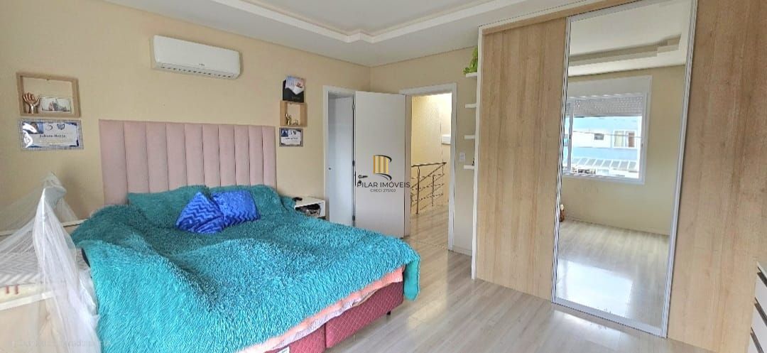 Sobrado  Semi Mobiliado -   Condominio fechado na zona sul de Porto Alegre, com placas solares.