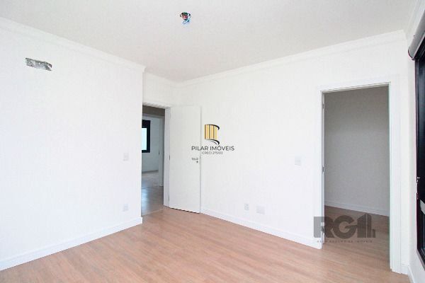 Casa Condominio em Porto Alegre, no bairro Hípica, com 3 dormitório(s), e 3 banheiros, à venda.