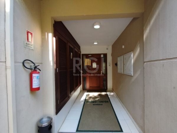 Apartamento em Porto Alegre, no bairro Ipanema, com 2 dormitório(s), e 2 banheiros, à venda.