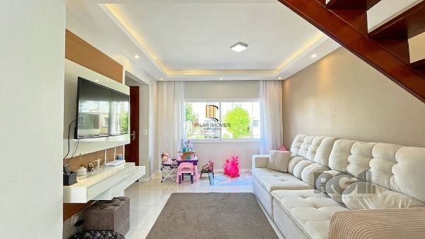 Casa 3 dormitórios no bairro Hípica