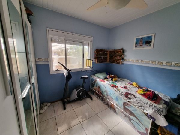 Casa em Porto Alegre, no bairro Hípica, com 2 dormitório(s), e 2 banheiros, à venda.