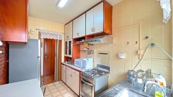 Apartamento em Porto Alegre, no bairro Praia de Belas, com 2 dormitório(s), e 2 banheiros, à venda.