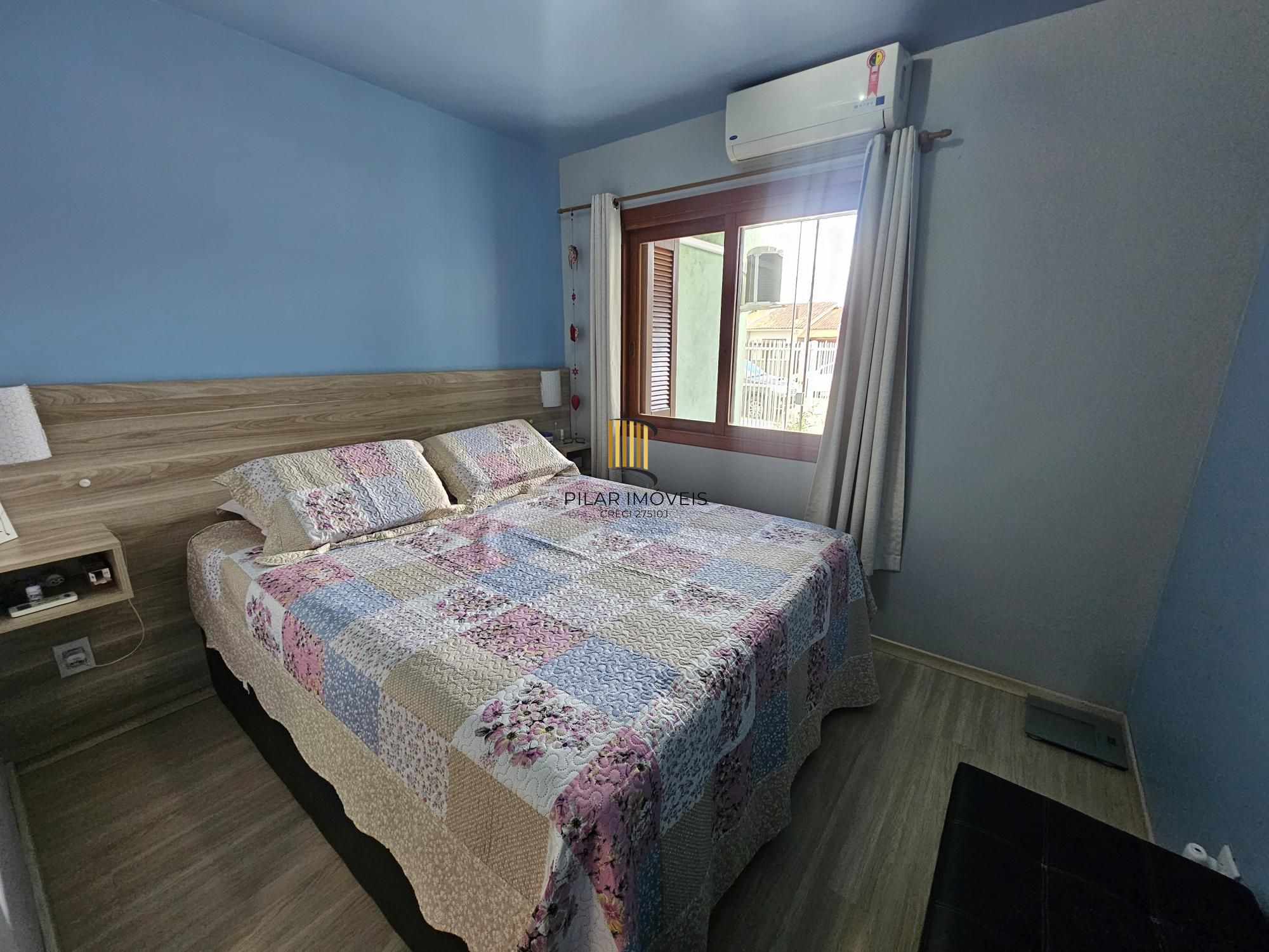 Casa 3 dormitórios 2 banheiros quiosque com churrasqueira cozinha gourmet moveis sob medida e garagem coberta na zona sul de Porto Alegre !