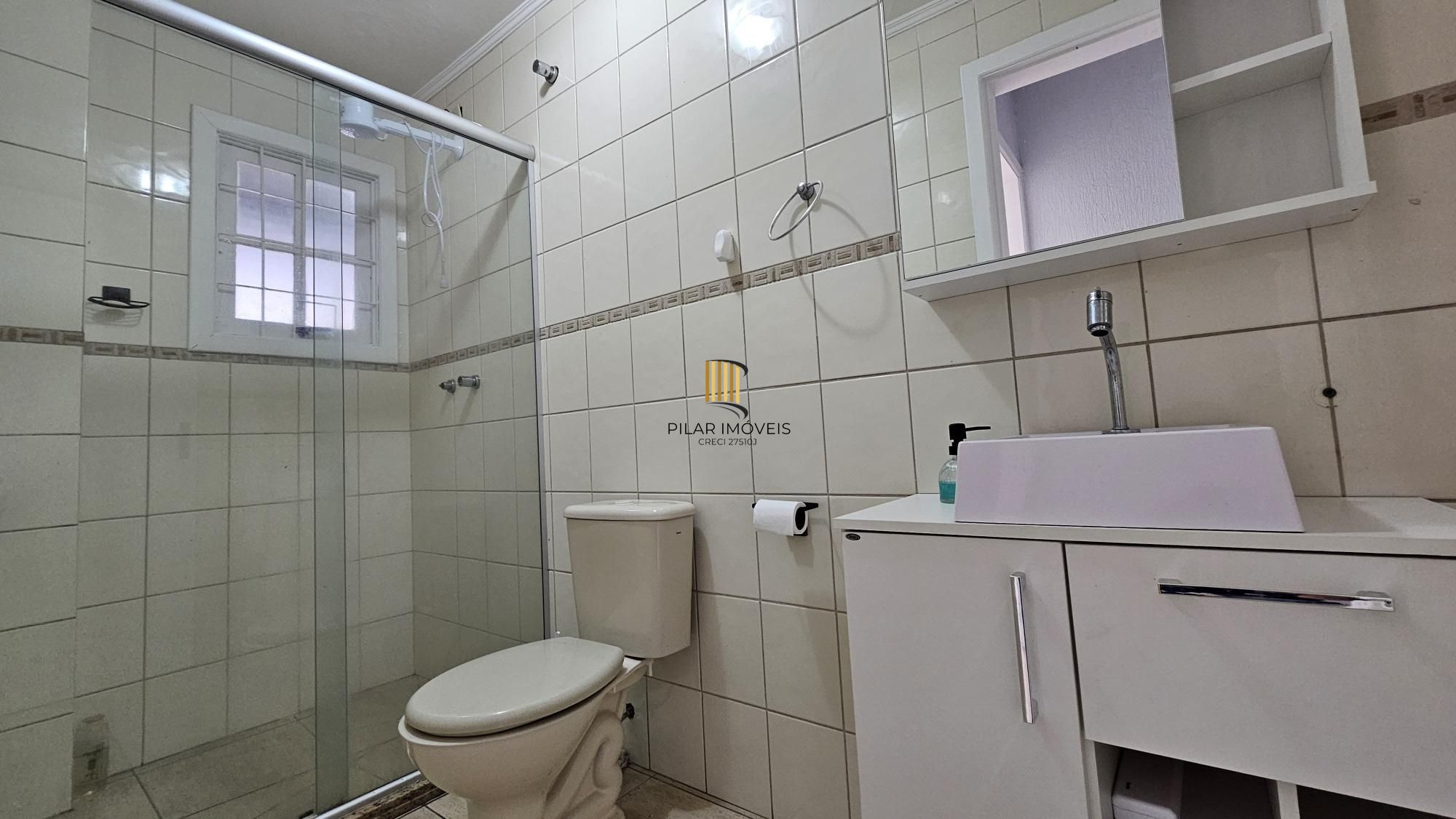 Casa 3 dormitórios no bairro Hípica