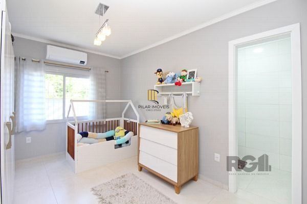 Casa em Porto Alegre, no bairro Espírito Santo, com 3 dormitório(s), e 3 banheiros, à venda.