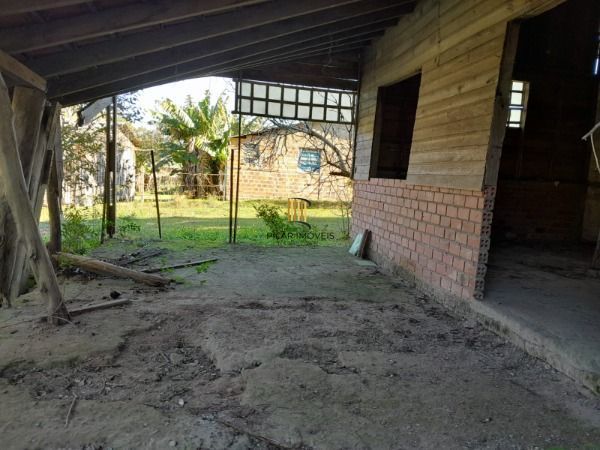 Sítio em Porto Alegre, no bairro Lageado, à venda.
